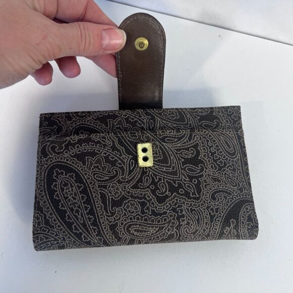 Liz Claiborne NEW Bifold Wallet w/ Kiss Clasp Change Purse Brown Paisley Gold - Picture 2 of 8